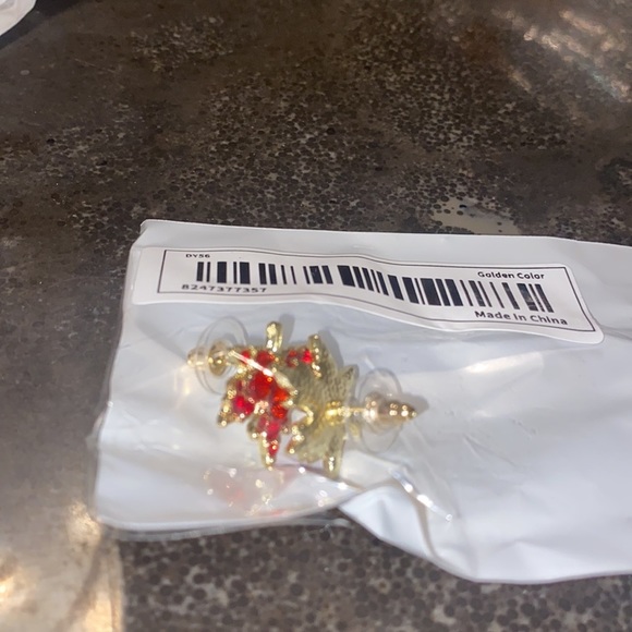 NWOT - Maple Leaf Design with Red Zircon Decor Stud Earrings (1.7cmX1.7cm) - Picture 7 of 7